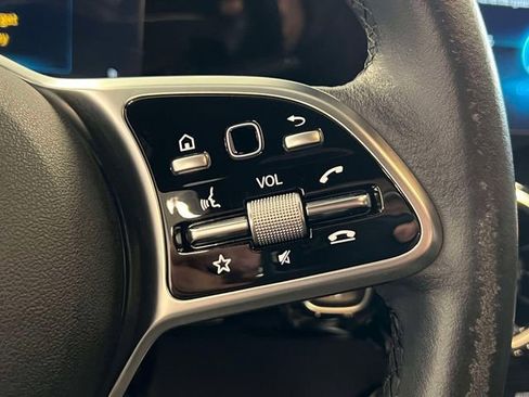 Certified 2022 Mercedes-Benz GLA 250 4MATIC image 22