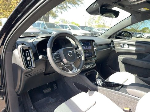 Certified 2023 Volvo C40 P8 Recharge Ultimate w/ Protection Package Premier image 8