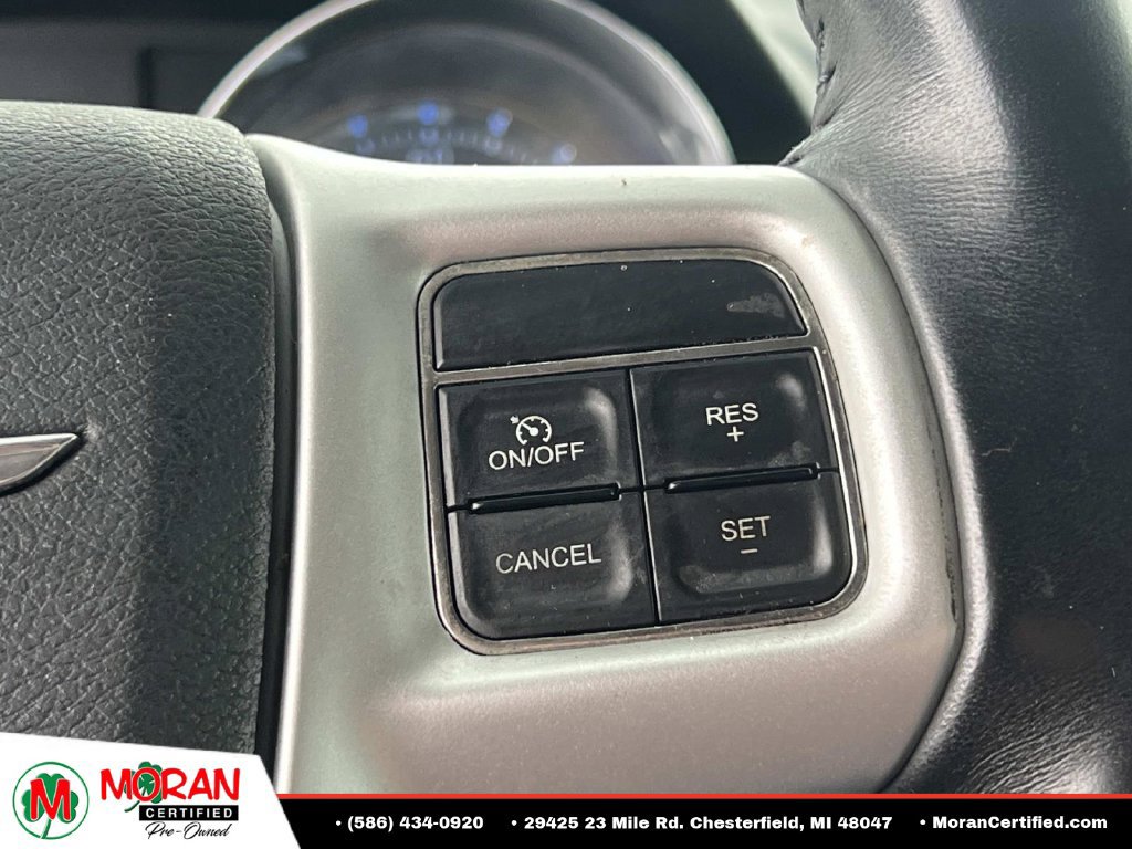 Used 2014 Chrysler Town & Country Touring-L FWD image 24