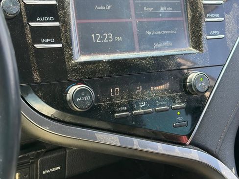 Used 2018 Toyota Camry SE w/ Convenience Package FWD image 8