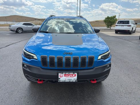 Used 2021 Jeep Cherokee Trailhawk w/ Trailer Tow Group AWD/4WD image 2