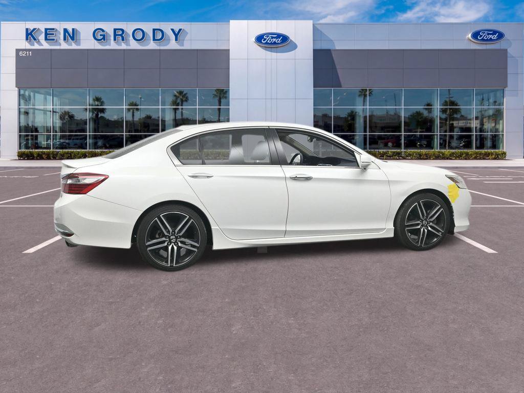 Used 2016 Honda Accord Touring image 5