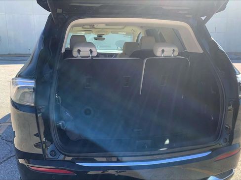 Used 2023 Buick Enclave Avenir image 4