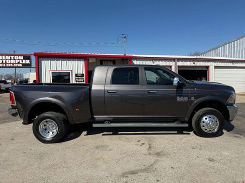 Used 2018 RAM 3500 Laramie image 2