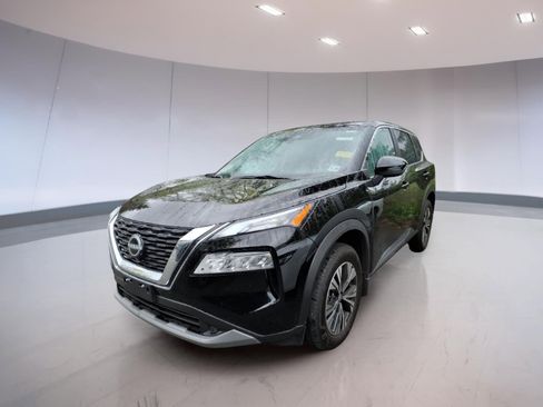 Used 2023 Nissan Rogue SV AWD/4WD image 2