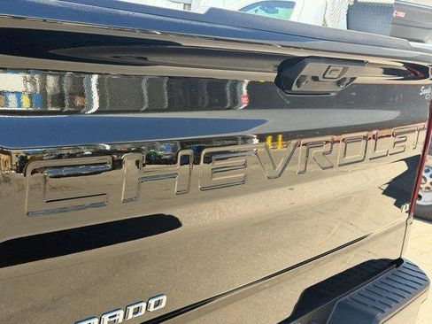 Used 2025 Chevrolet Silverado 1500 LT Trail Boss w/ Convenience Package II image 9