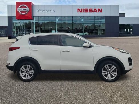 Used 2018 Kia Sportage LX AWD/4WD image 8