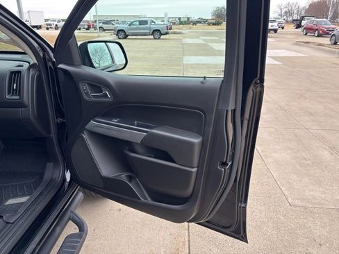 Used 2019 Chevrolet Colorado LT w/ Redline Special Edition image 20