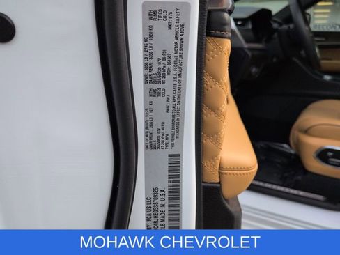 Used 2025 Jeep Grand Cherokee Summit AWD/4WD image 35