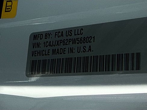 Used 2023 Jeep Wrangler Unlimited Sahara AWD/4WD image 36