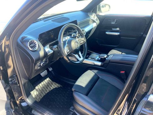 Used 2022 Mercedes-Benz GLB 250 4MATIC image 13