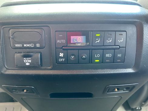 Used 2016 Toyota Sequoia Platinum AWD/4WD image 16