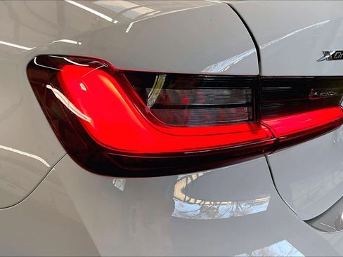 Used 2025 BMW 330i xDrive Sedan w/ M Sport Package image 31