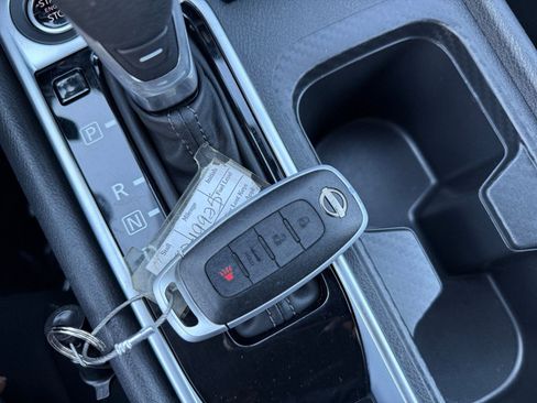 Used 2025 Nissan Sentra SV image 22