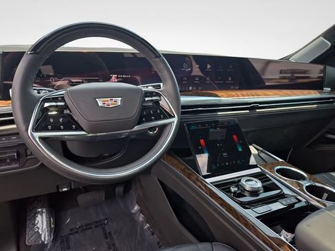 Used 2025 Cadillac Escalade ESV Sport Platinum w/ LPO, ONYX Package AWD/4WD image 21