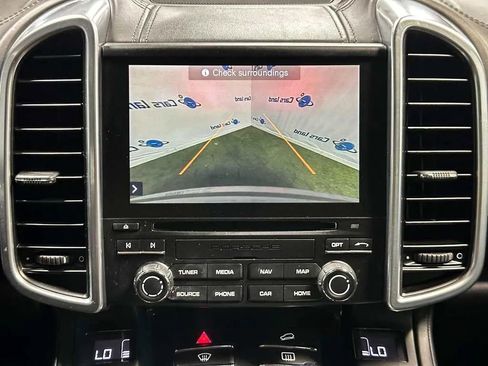Used 2018 Porsche Cayenne GTS w/ Premium Package Plus AWD/4WD image 37