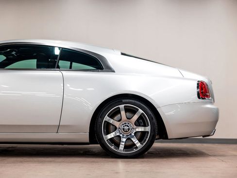 Used 2015 Rolls-Royce Wraith image 17