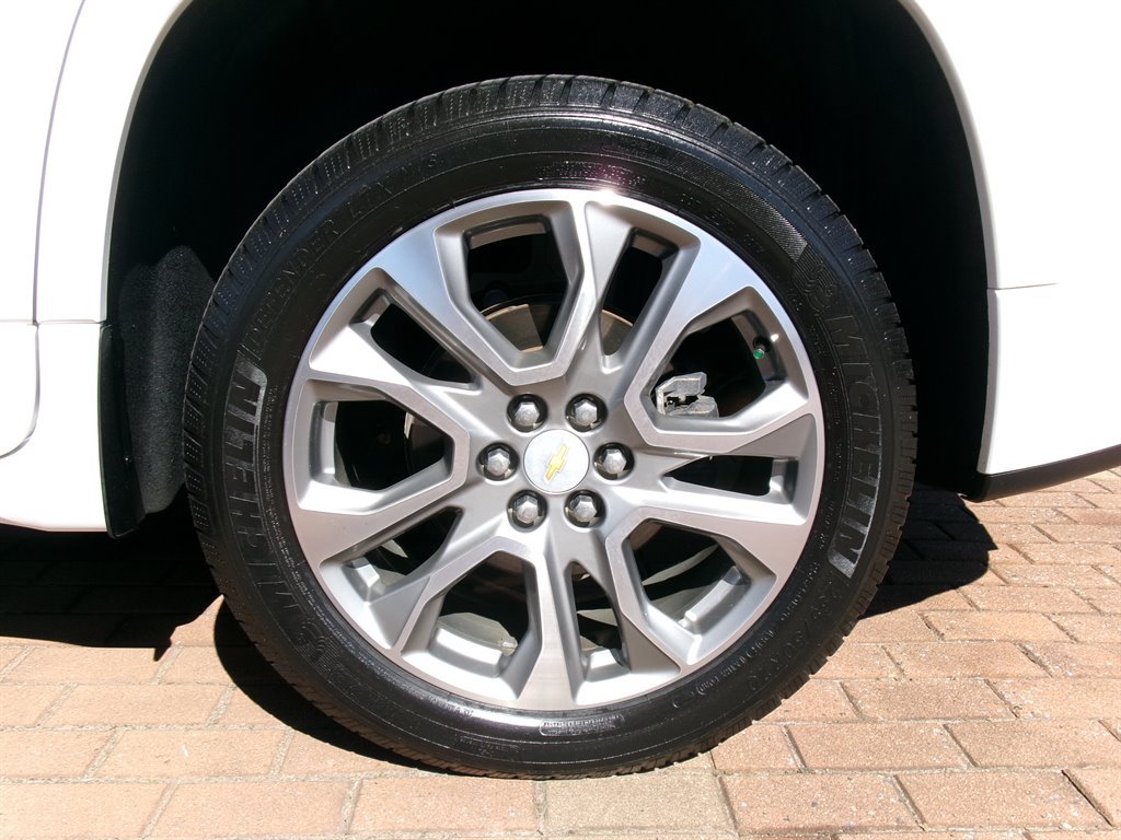 Used 2020 Chevrolet Traverse Premier FWD image 37