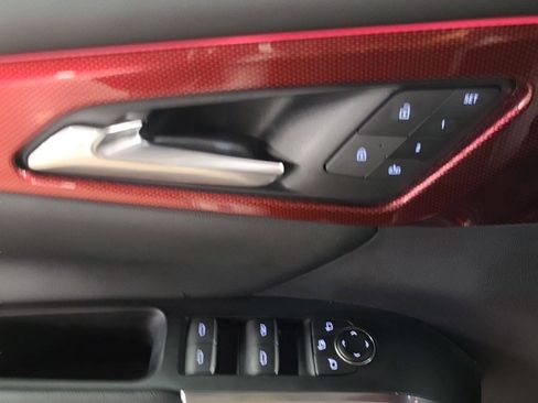 Used 2024 Chevrolet Traverse RS image 34