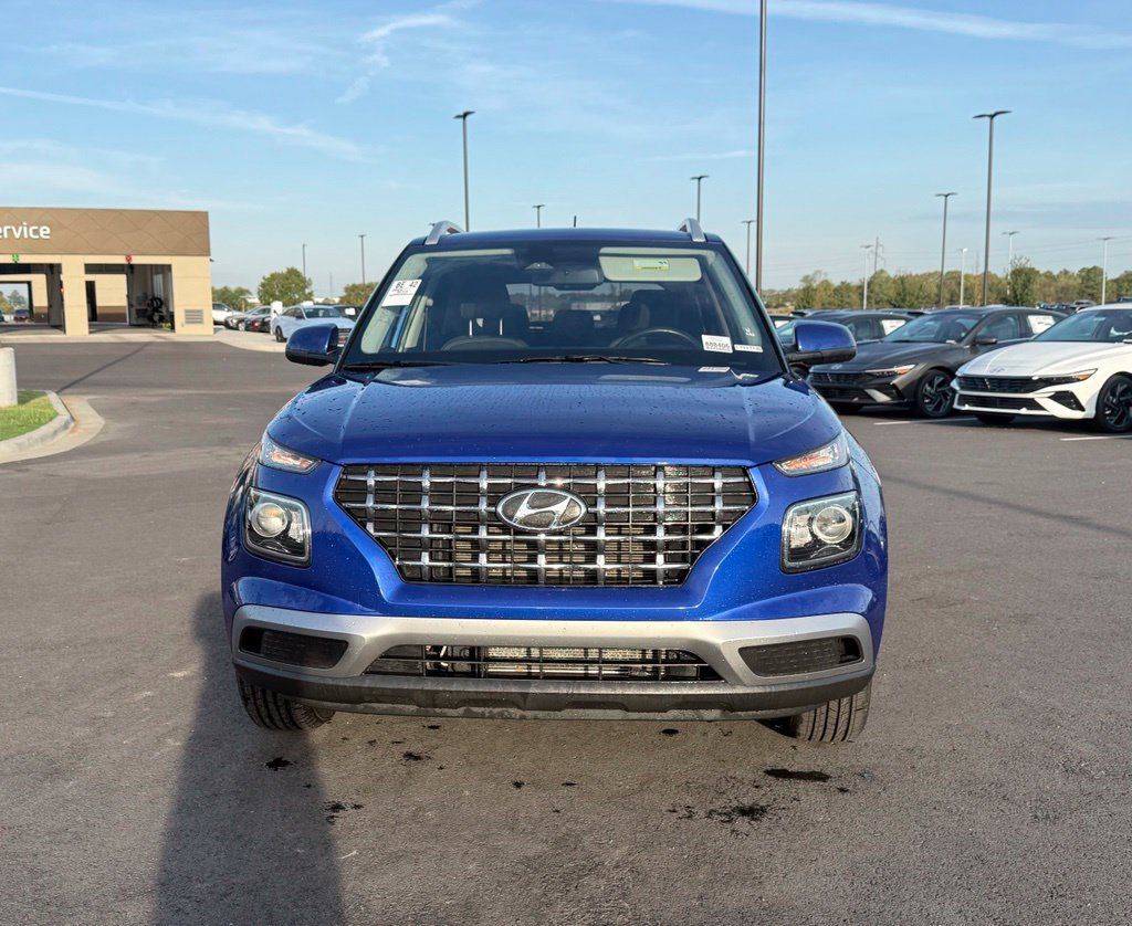 Certified 2024 Hyundai Venue SEL FWD image 2