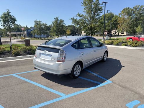 Used 2006 Toyota Prius w/ Pkg 8 FWD image 5
