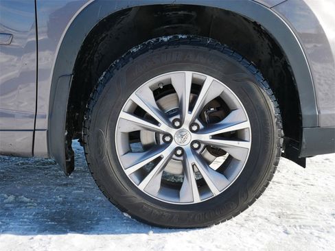 Used 2015 Toyota Highlander XLE image 9