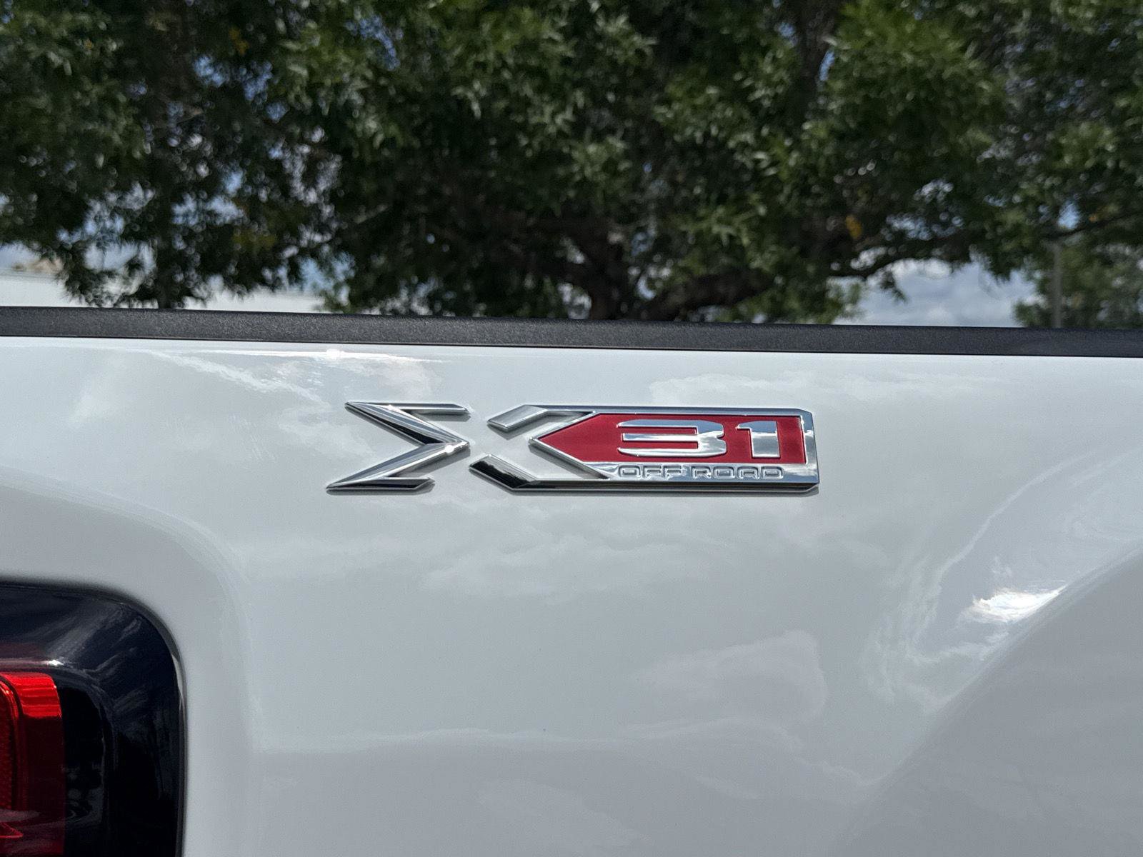 Used 2025 GMC Sierra 2500 Pro w/ Convenience Package AWD/4WD image 11