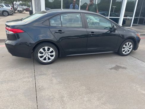 Used 2022 Toyota Corolla LE FWD image 5