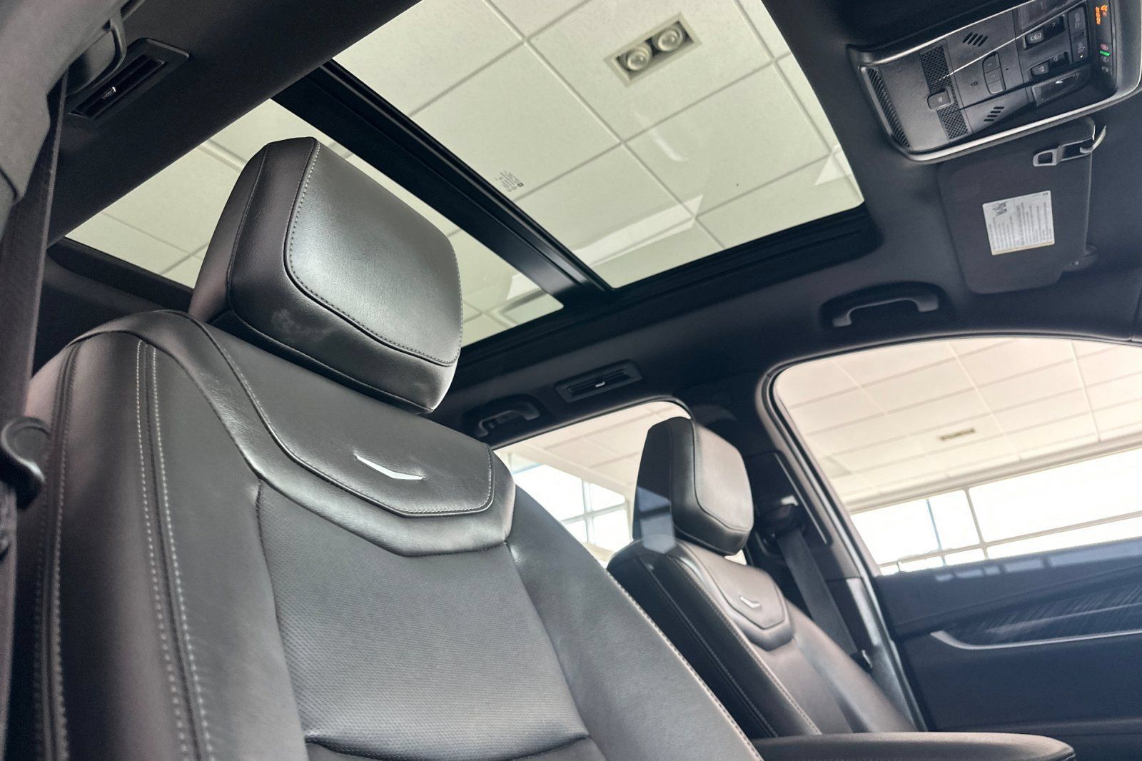 Used 2024 Cadillac XT6 Premium Luxury w/ Technology Package FWD image 22