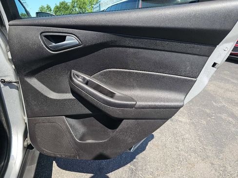 Used 2012 Ford Focus SE image 48