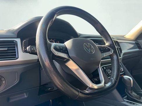 Used 2022 Volkswagen Atlas SEL R-Line AWD/4WD image 39