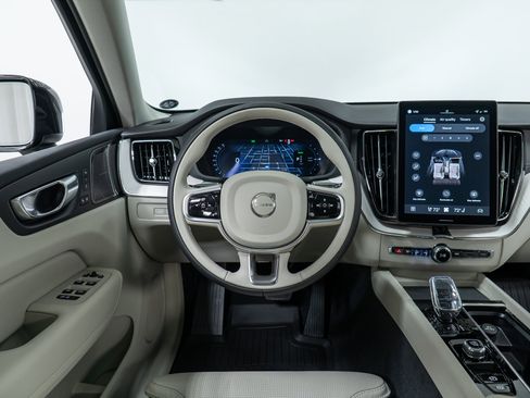 New 2026 Volvo XC60 T8 Ultra w/ Protection Package Premier image 17