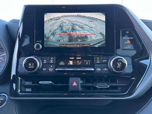 Used 2023 Toyota Highlander LE image 18