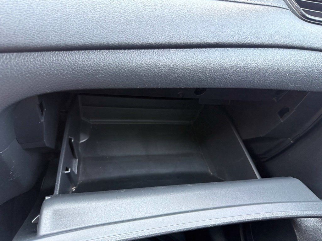 Used 2017 Nissan Rogue SV w/ SV Premium Package FWD image 31