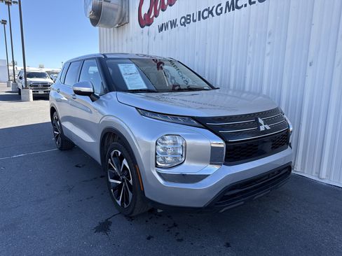 Used 2022 Mitsubishi Outlander ES image 30