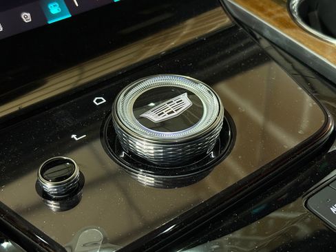 New 2025 Cadillac Escalade Premium Luxury Platinum image 36