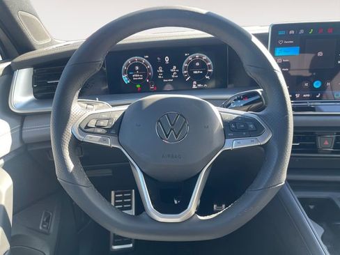 New 2026 Volkswagen Tiguan SE R-Line AWD/4WD image 12