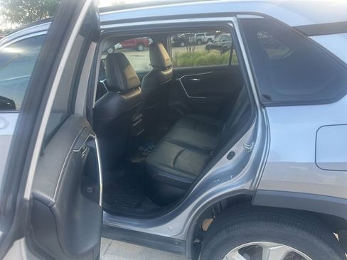 Used 2020 Toyota RAV4 Limited w/ Carpet Mat Package AWD/4WD image 5