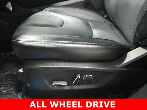 Used 2019 Ford Edge Titanium w/ Cold Weather Package image 29