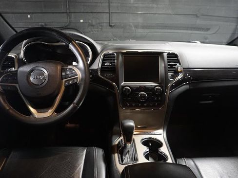 Used 2017 Jeep Grand Cherokee Overland w/ Jeep Active Safety Group image 14