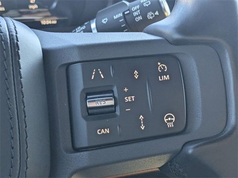 Used 2024 Land Rover Defender 110 X-Dynamic SE image 24