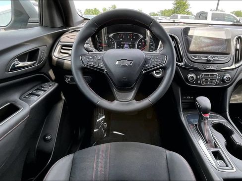 Used 2023 Chevrolet Equinox RS FWD image 10