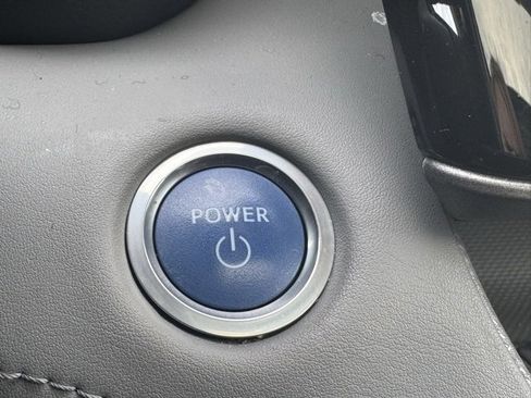 Used 2020 Toyota Highlander XLE image 33