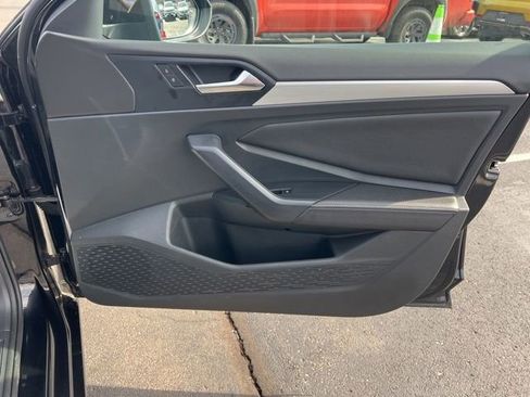 Used 2025 Volkswagen Jetta Sport image 30