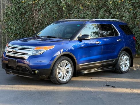 Used 2013 Ford Explorer XLT AWD/4WD image 4