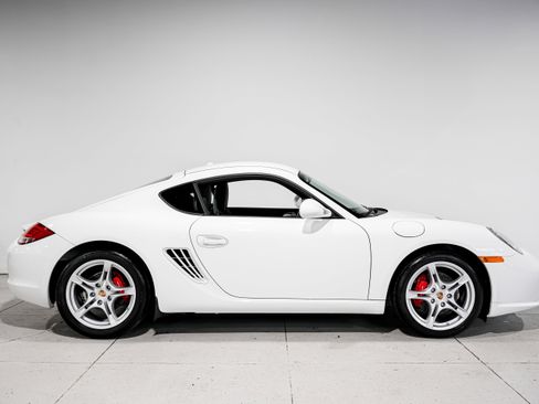 Used 2011 Porsche Cayman S image 3