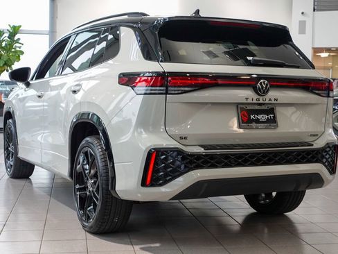 New 2026 Volkswagen Tiguan SE R-Line image 10