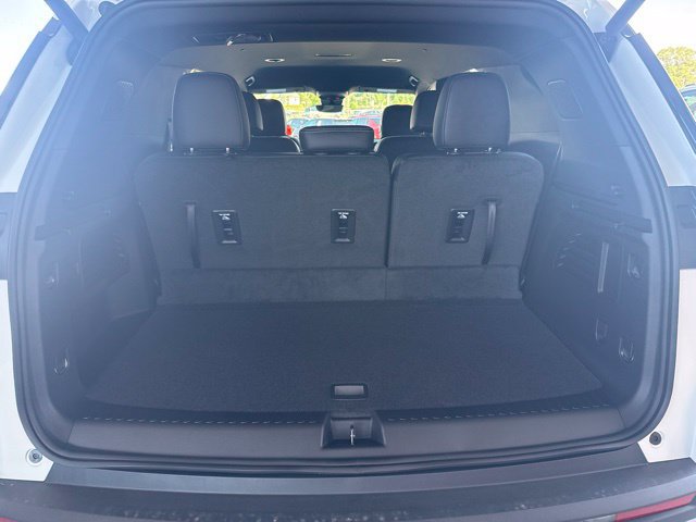 New 2026 Chevrolet Traverse LT w/ Driver Confidence Package AWD/4WD image 32