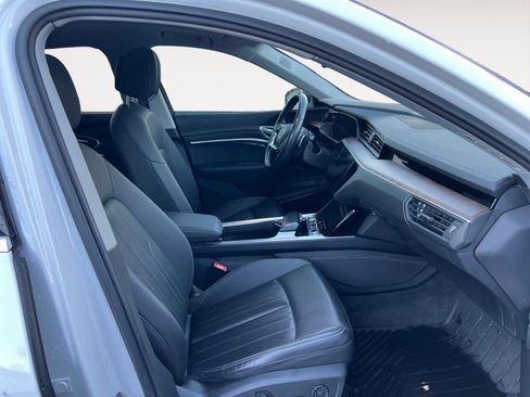 Used 2020 Audi e-tron Premium Plus image 15