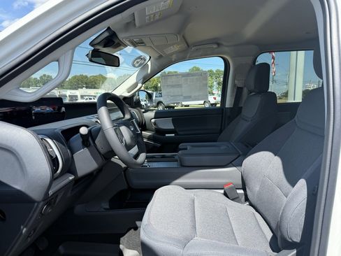 New 2025 Ford Expedition Max Active image 18